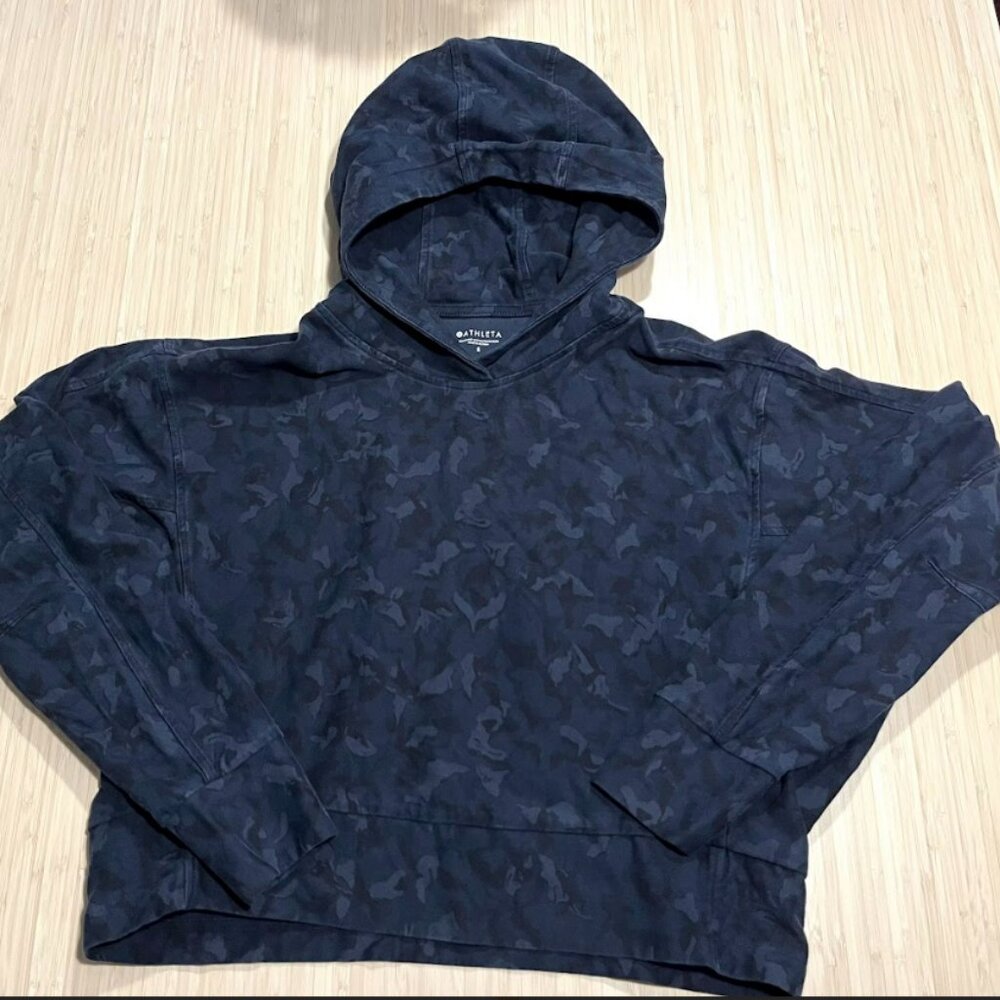 Athleta Navy Camo Crop Pullover